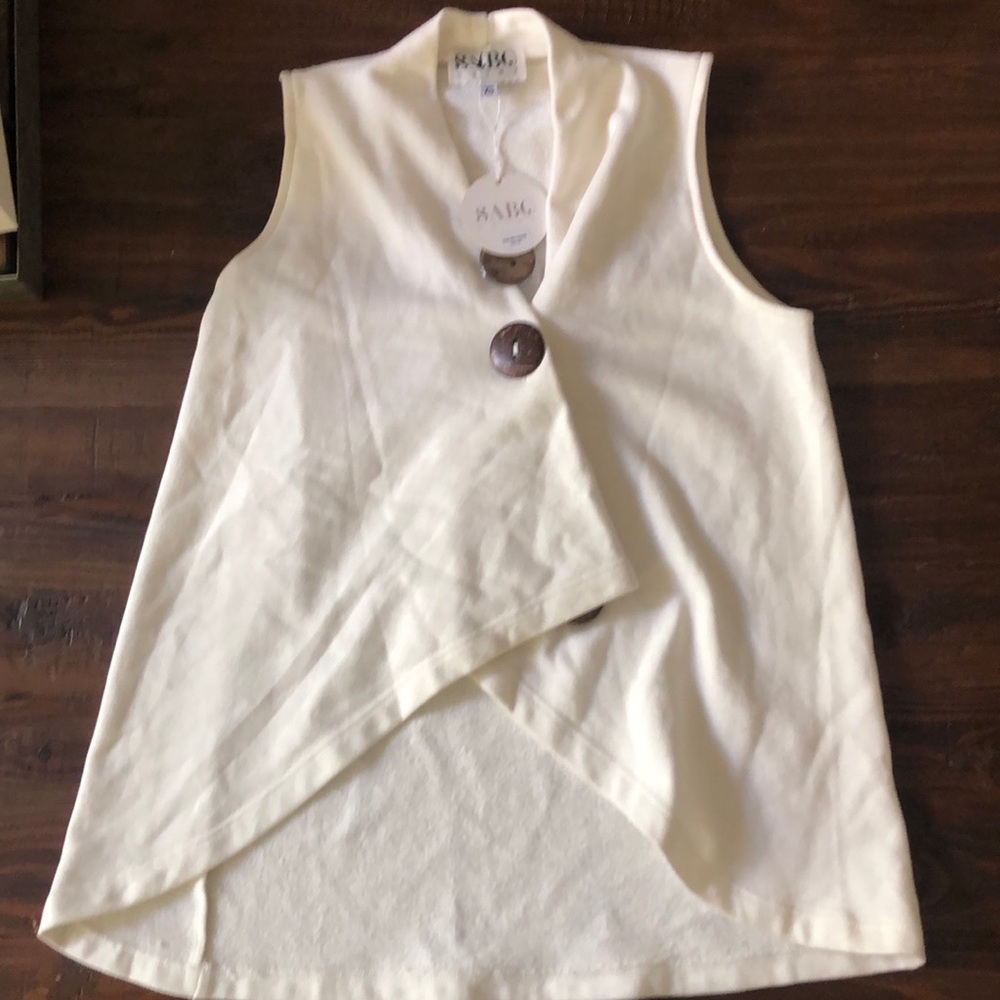 Cropped white top